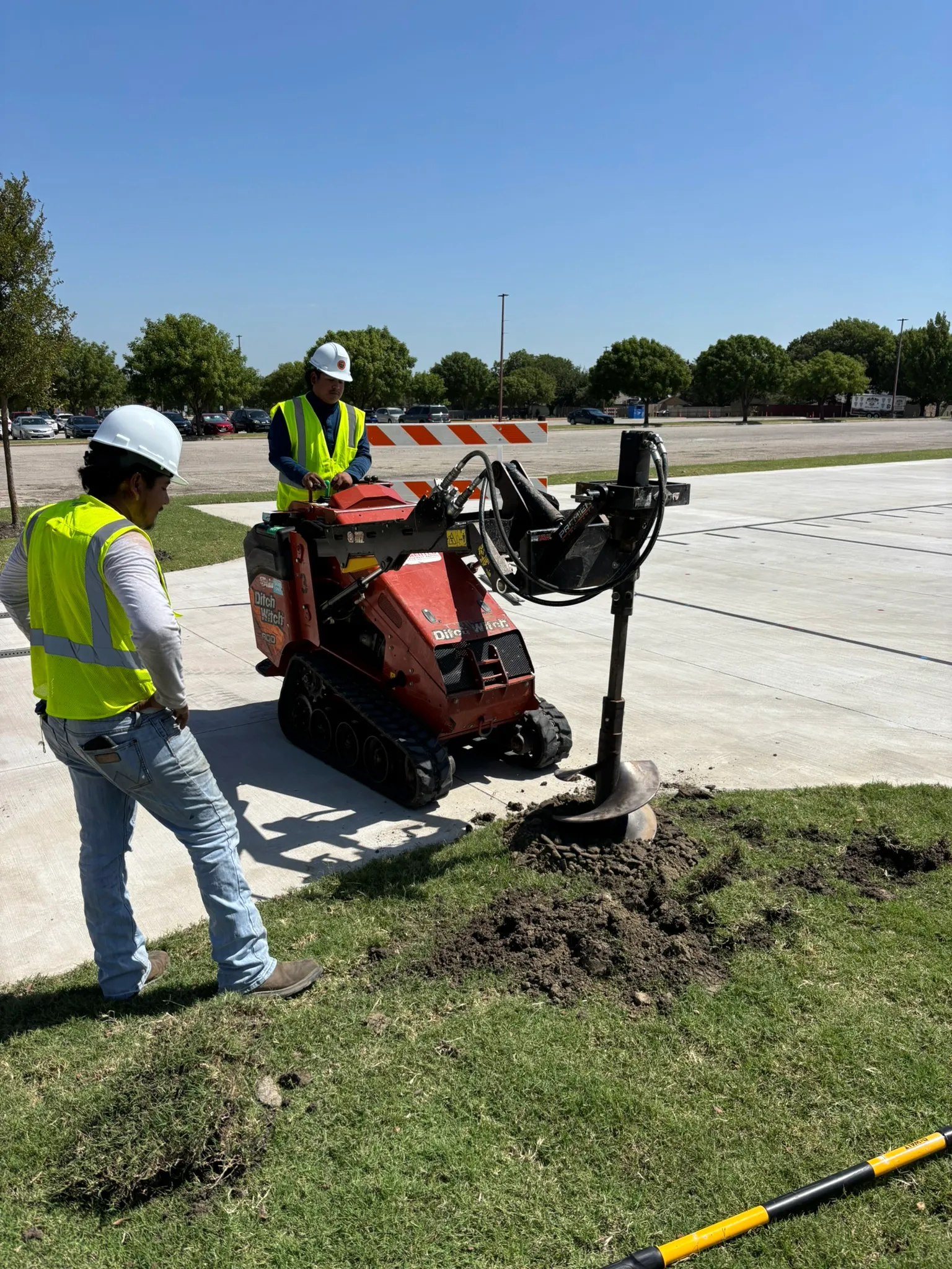 Kodiak commercial fence installers working a job site