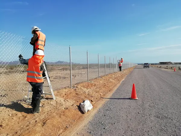 chain link fence installation 2